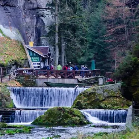别墅 Bohemian Switzerland National Park House *